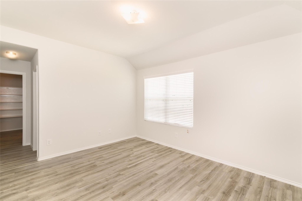 24411 Bella Carolina Court - Photo 4