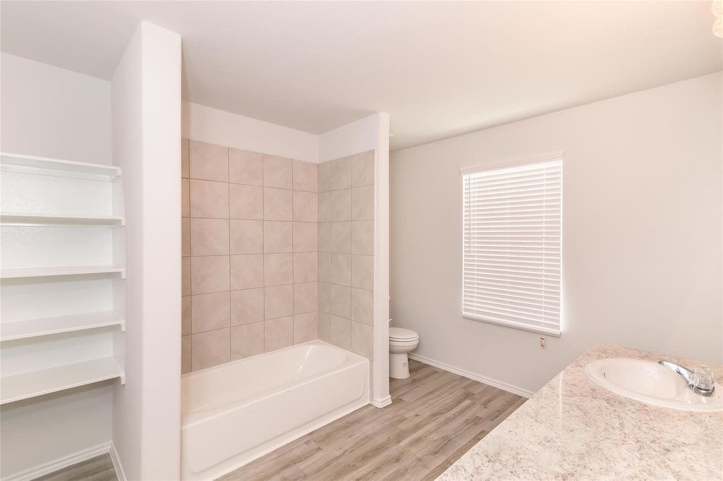 24411 Bella Carolina Court - Photo 5
