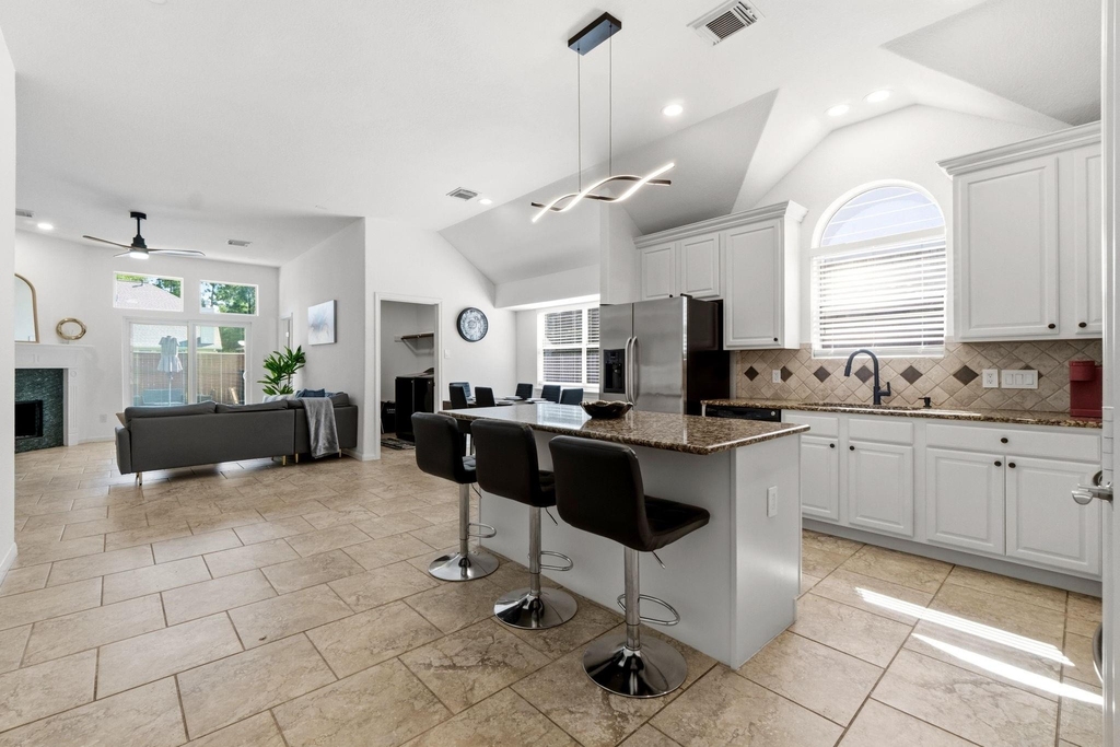 18 Avenswood Place - Photo 1