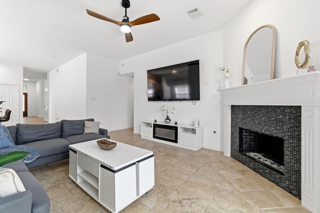 18 Avenswood Place - Photo 3