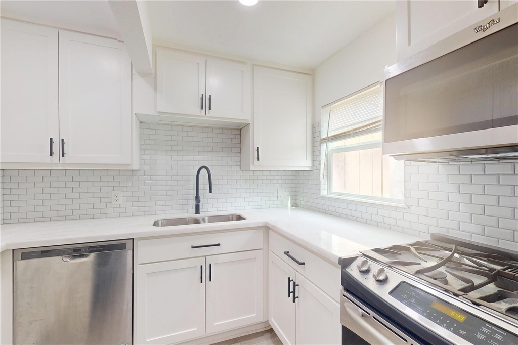 3830 Cosby Street - Photo 3