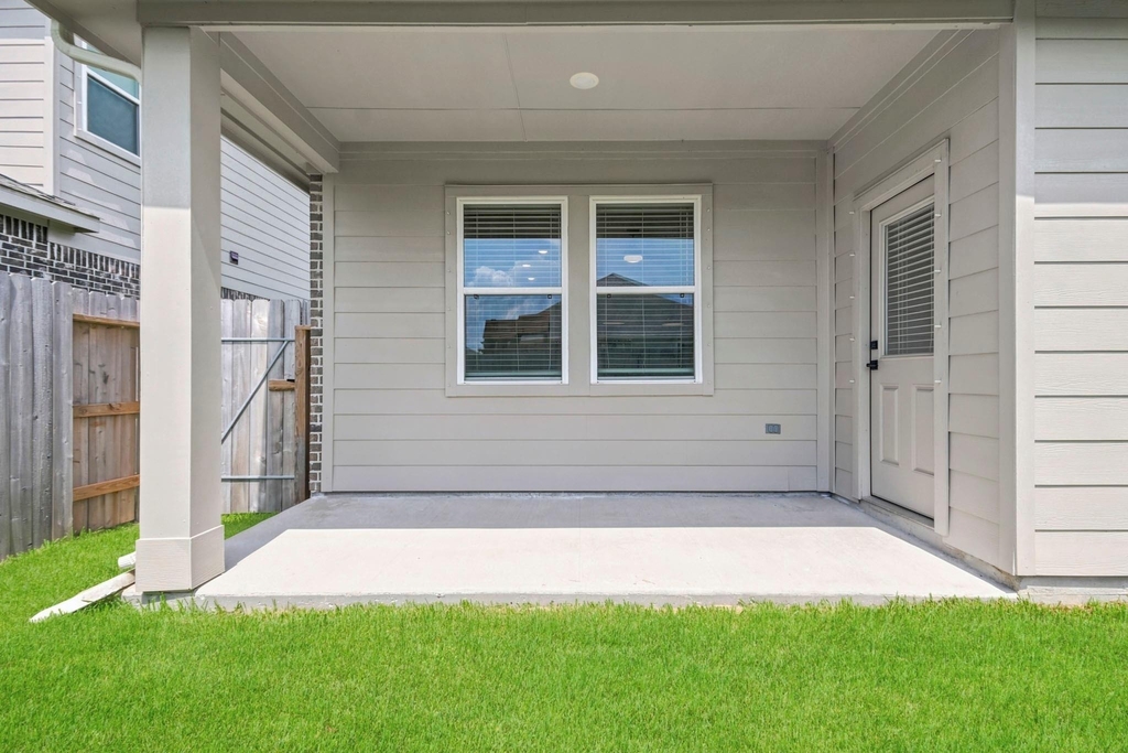 8427 Bay Ridge Circle - Photo 17