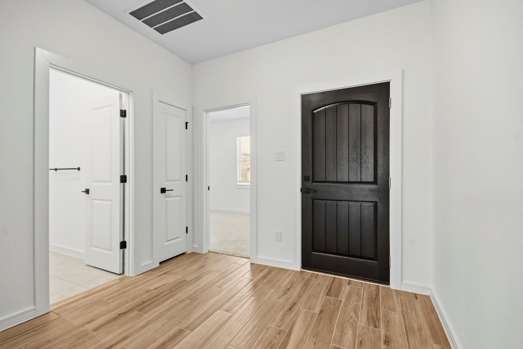 8427 Bay Ridge Circle - Photo 10