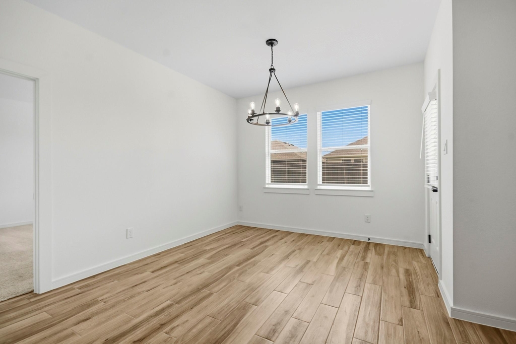 8427 Bay Ridge Circle - Photo 11