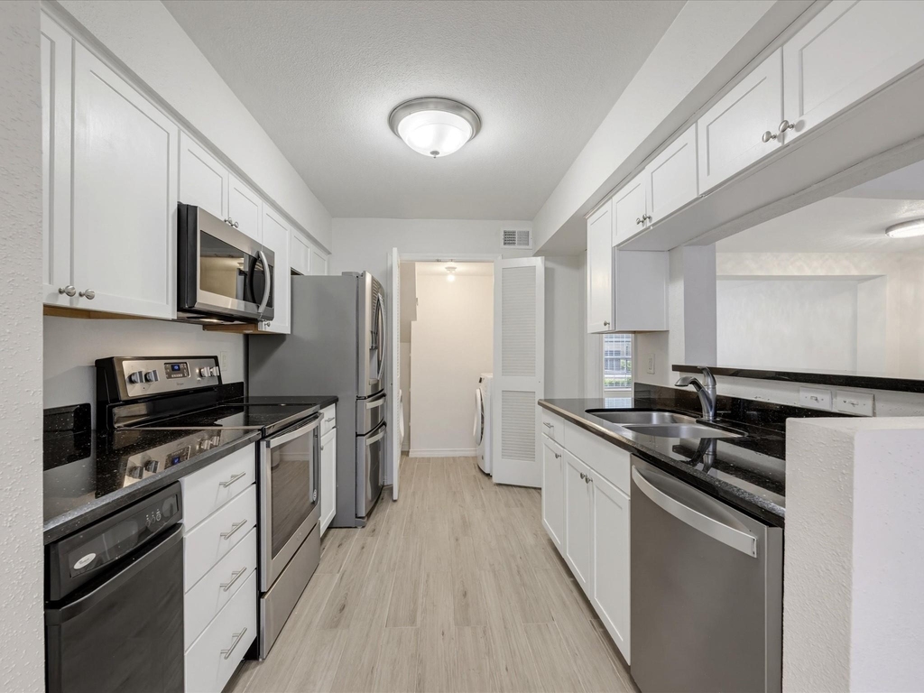 1653 W Sam Houston Parkway S - Photo 6