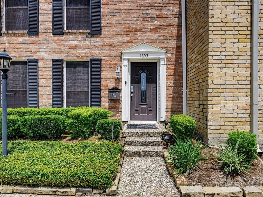 1653 W Sam Houston Parkway S - Photo 0