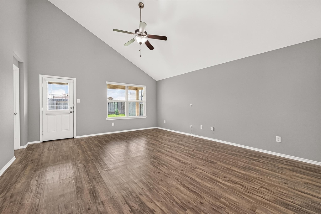 6014 Namika Street - Photo 7