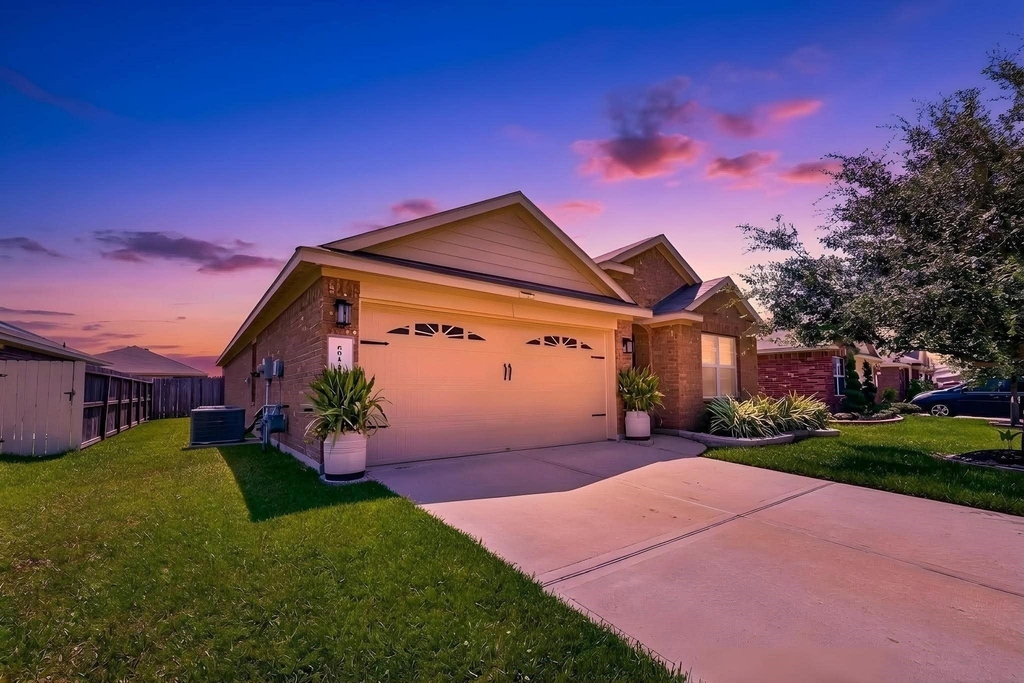6014 Namika Street - Photo 0