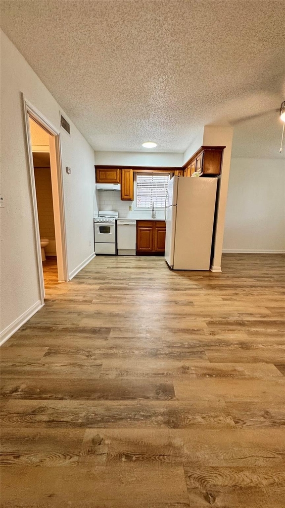1311 Antoine Drive - Photo 6