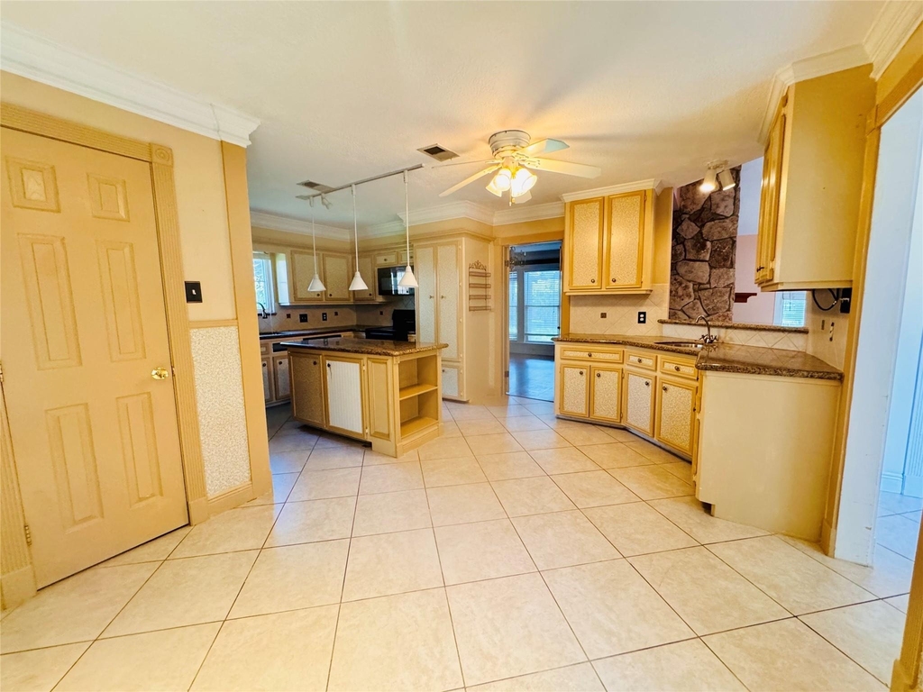 18107 Oakhampton Drive - Photo 1