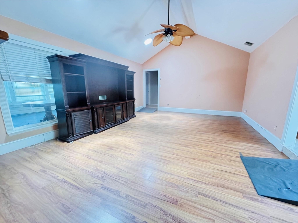 18107 Oakhampton Drive - Photo 2