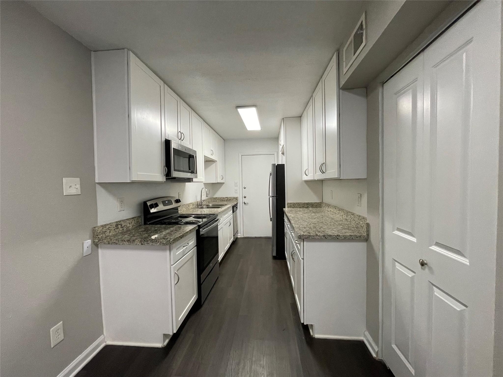 9075 Gaylord Drive - Photo 3