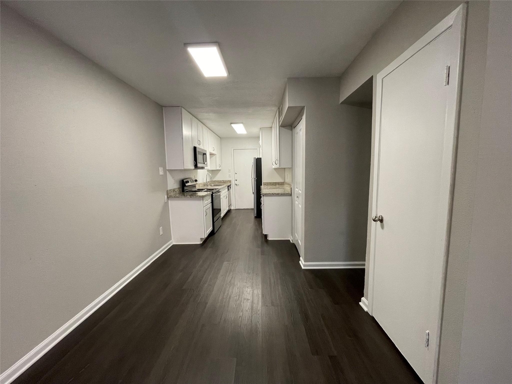 9075 Gaylord Drive - Photo 2