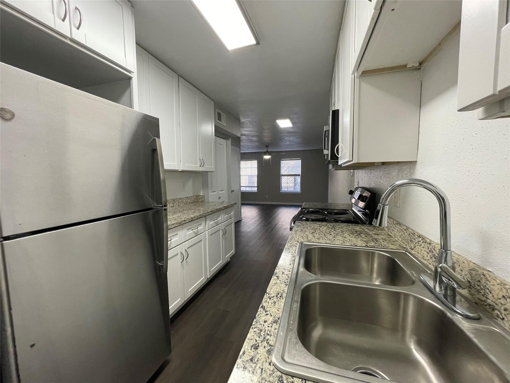 9075 Gaylord Drive - Photo 4