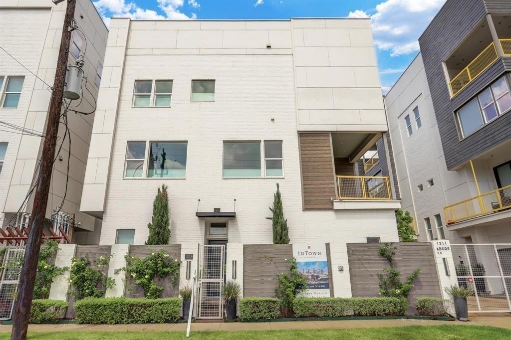 1211 Hickory Street - Photo 0
