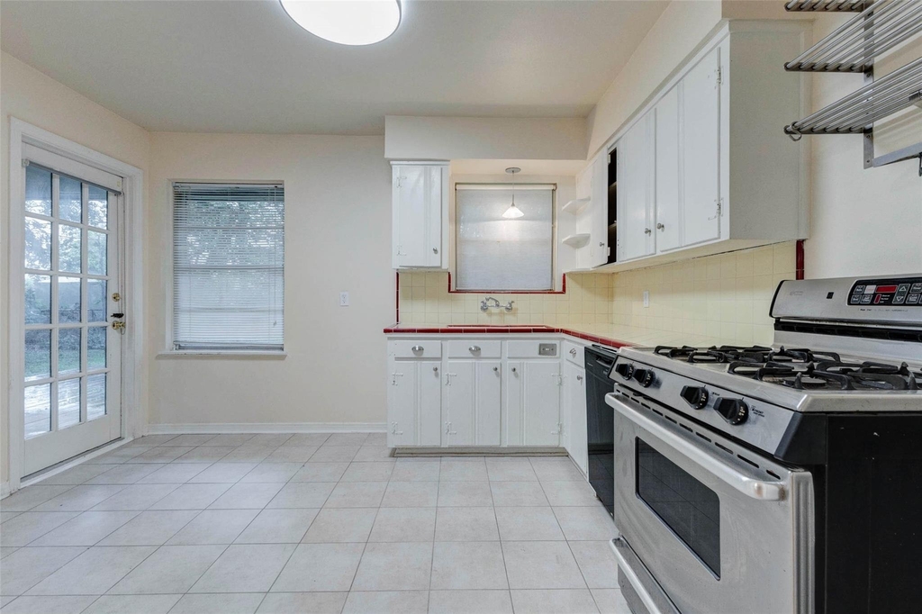 4026 Omeara Drive - Photo 6