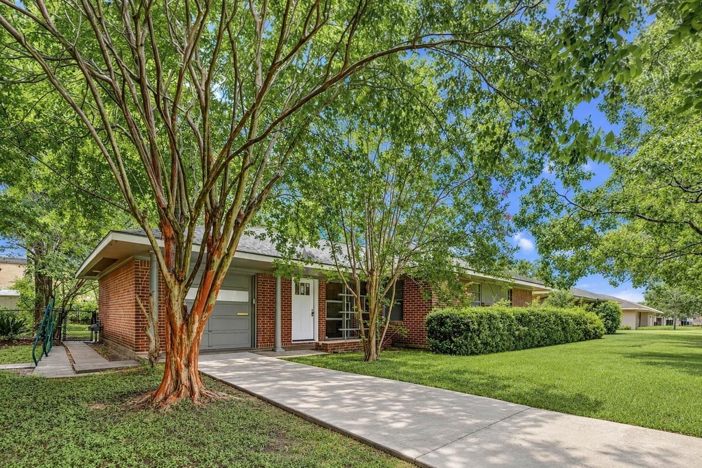 4026 Omeara Drive - Photo 1