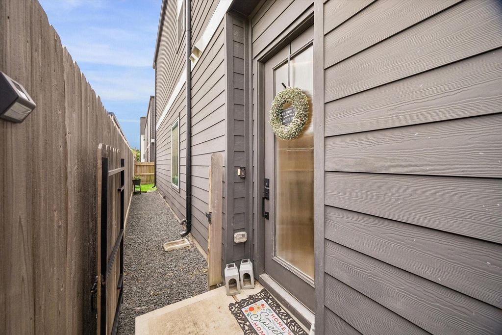 2625 Paul Quinn Street - Photo 2