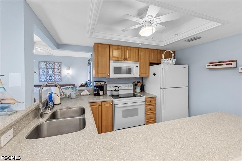 5890 Trailwinds Drive - Photo 15