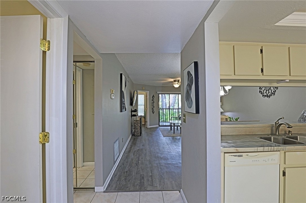 15178 Parkside Drive - Photo 10