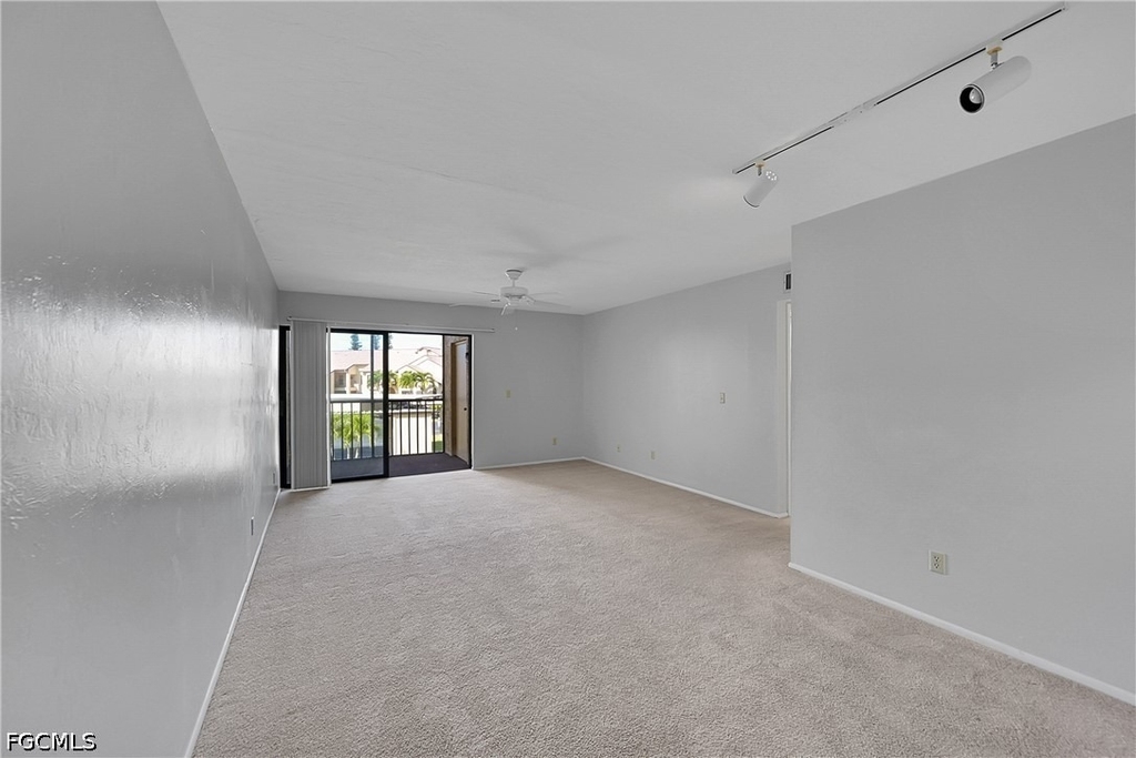 8474 Charter Club Circle - Photo 6