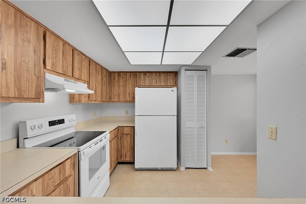 8474 Charter Club Circle - Photo 11