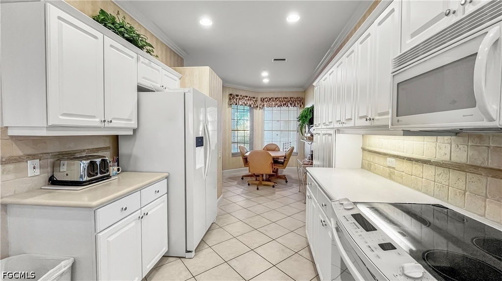 9121 S Southmont Cove - Photo 11