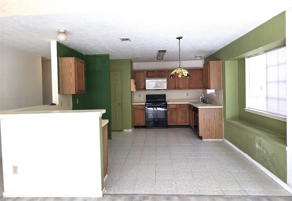 17006 Dusty Mill Drive E - Photo 10