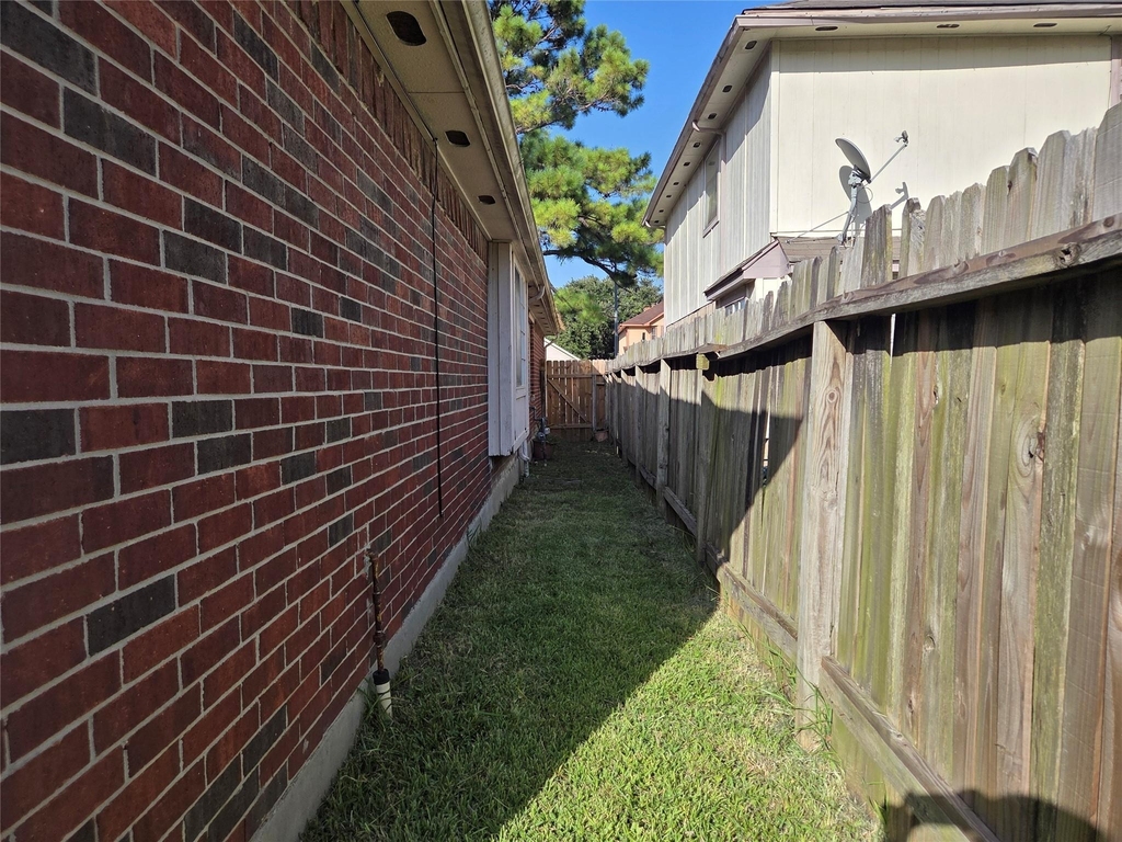 17006 Dusty Mill Drive E - Photo 38