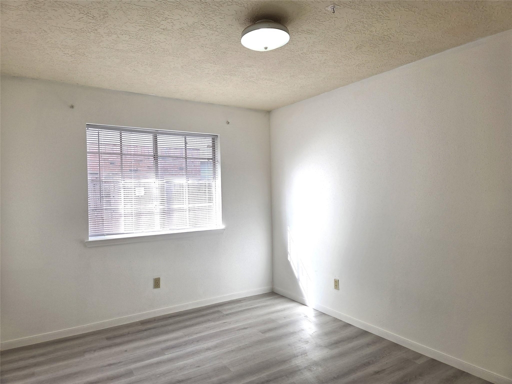 17006 Dusty Mill Drive E - Photo 31