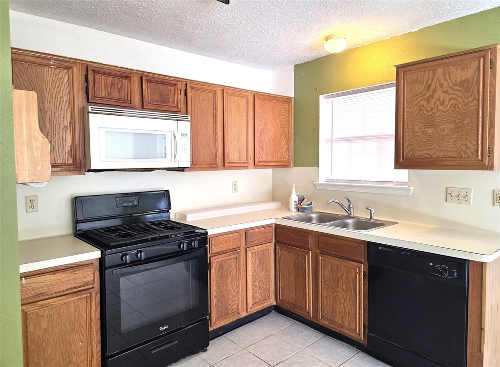 17006 Dusty Mill Drive E - Photo 15