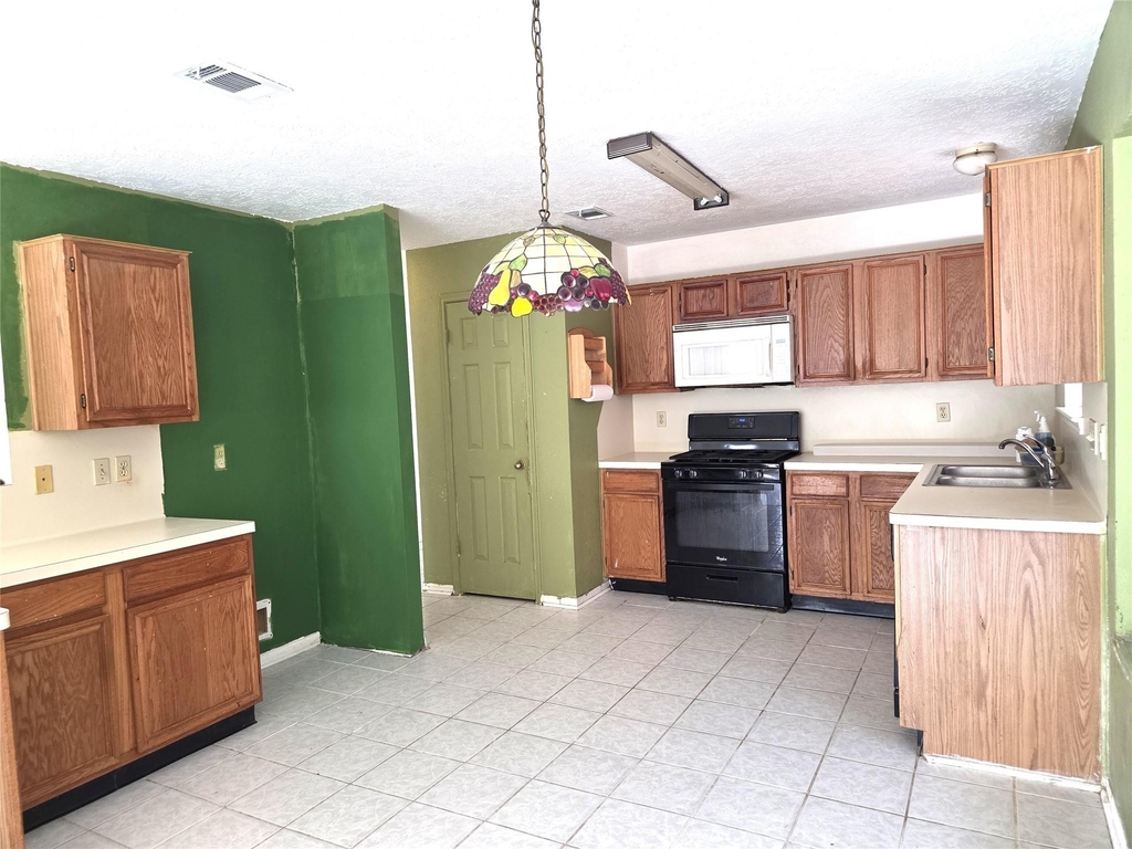 17006 Dusty Mill Drive E - Photo 11