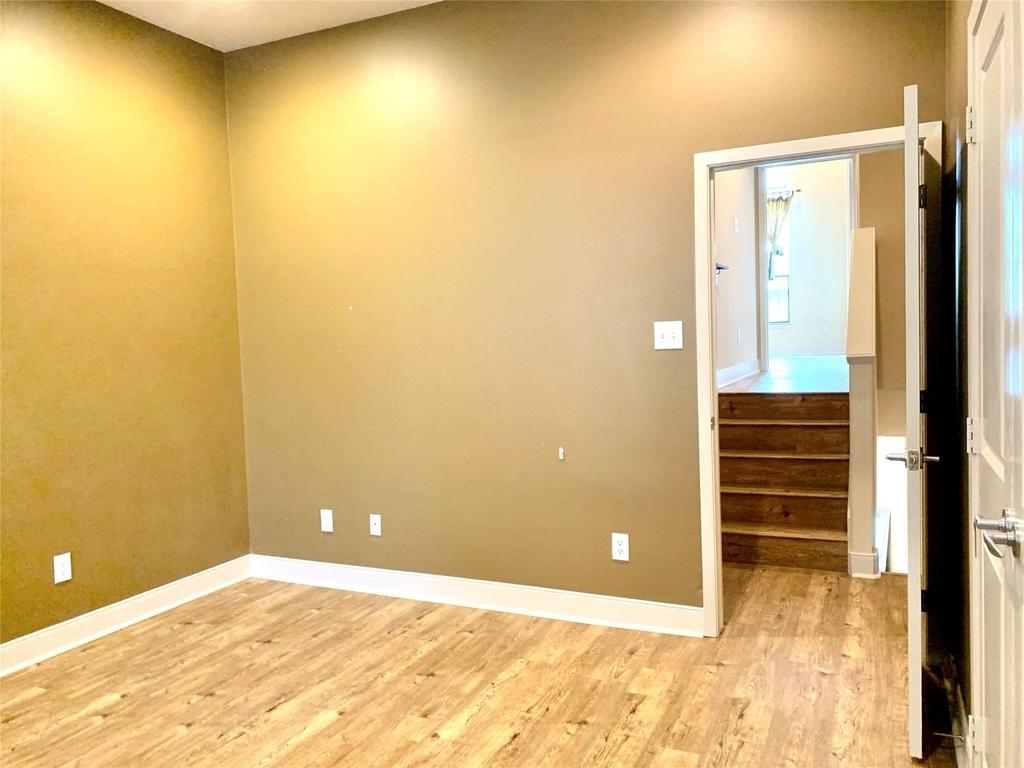 5231 Lillian Street - Photo 15