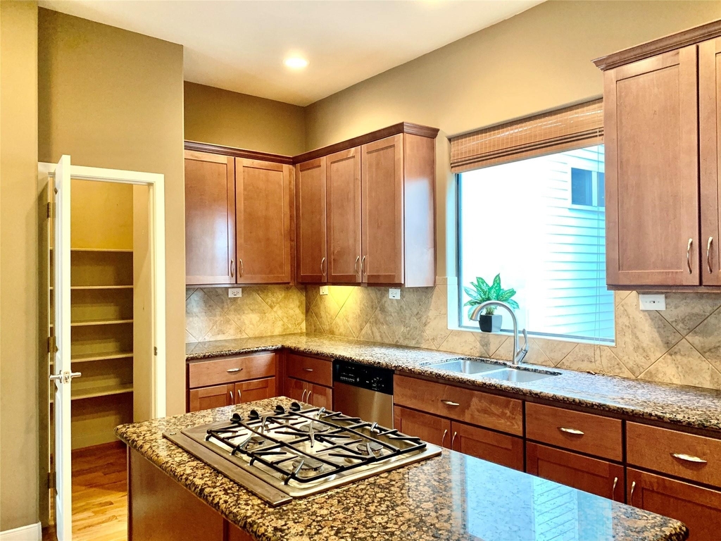5231 Lillian Street - Photo 10