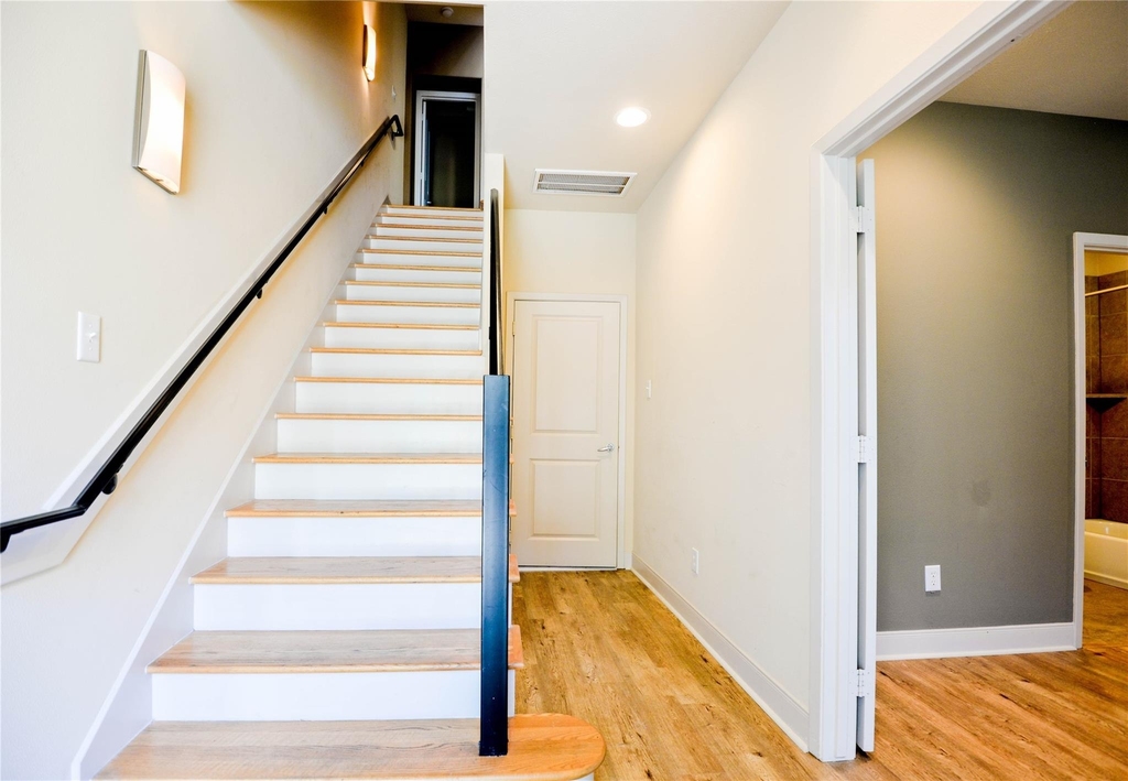 5231 Lillian Street - Photo 3