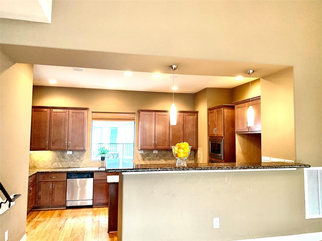 5231 Lillian Street - Photo 9