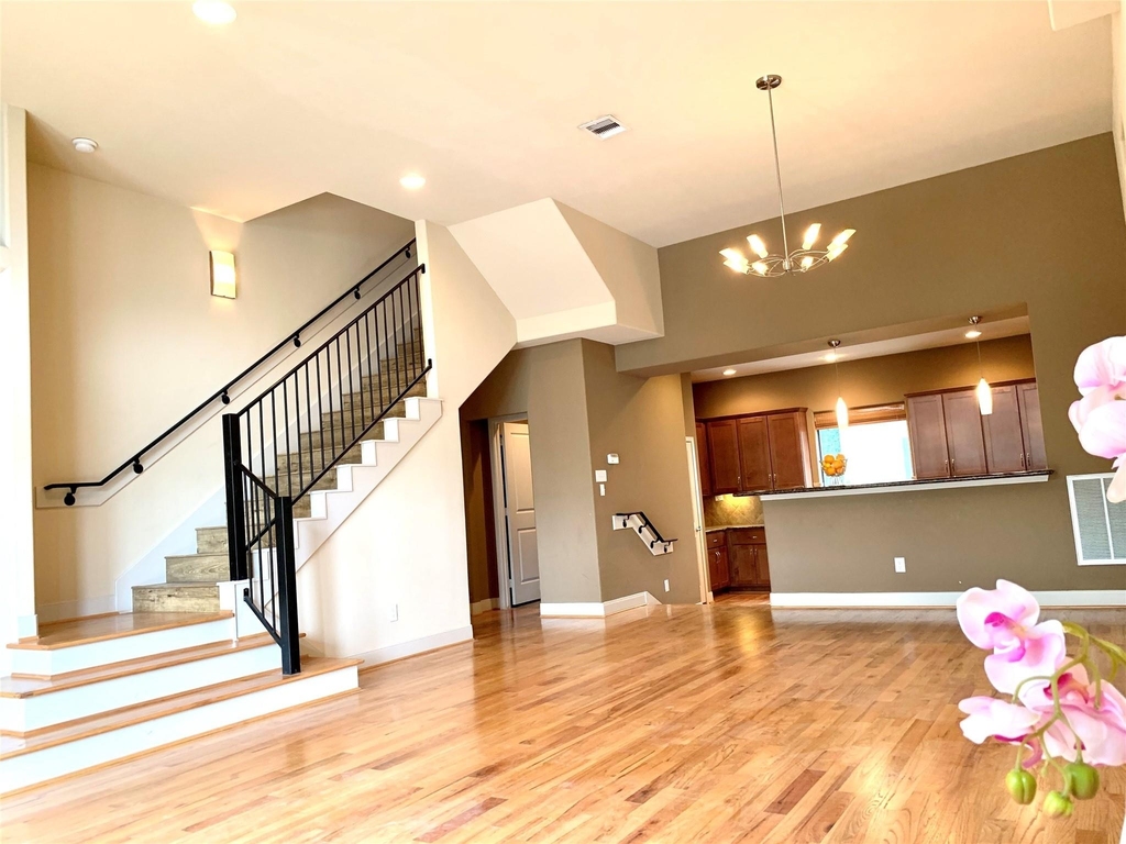 5231 Lillian Street - Photo 8