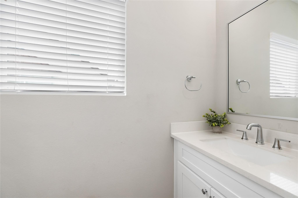 240 Julia Street - Photo 18