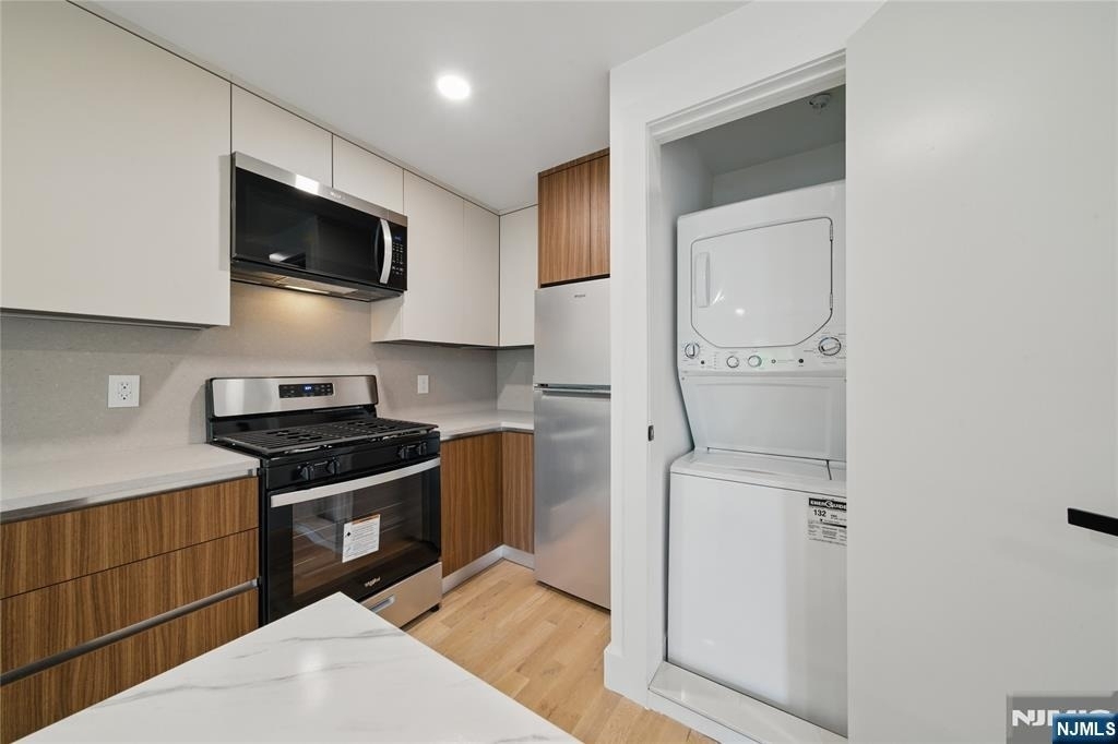 11 W Railroad - Photo 14