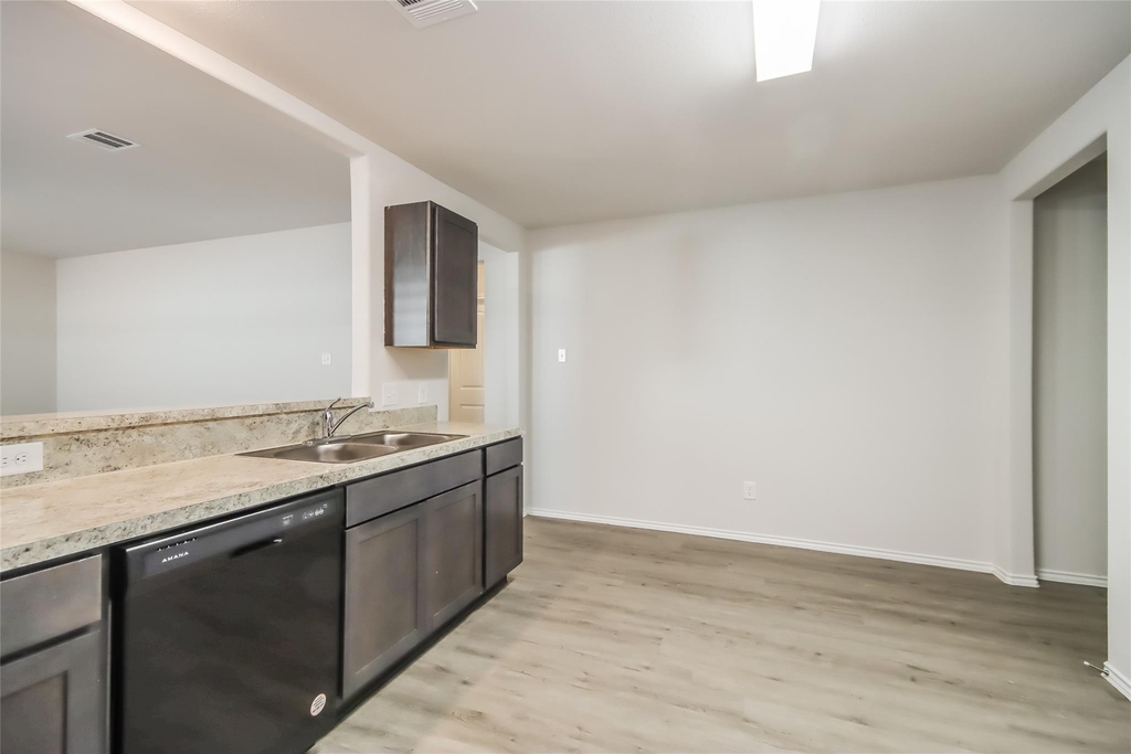 2704 Atlas Drive - Photo 2