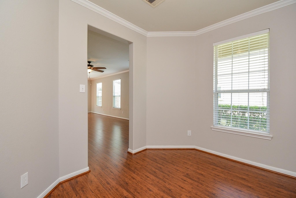 16021 Summerville Lake Drive - Photo 11