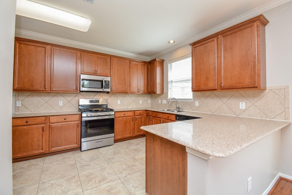 16021 Summerville Lake Drive - Photo 12