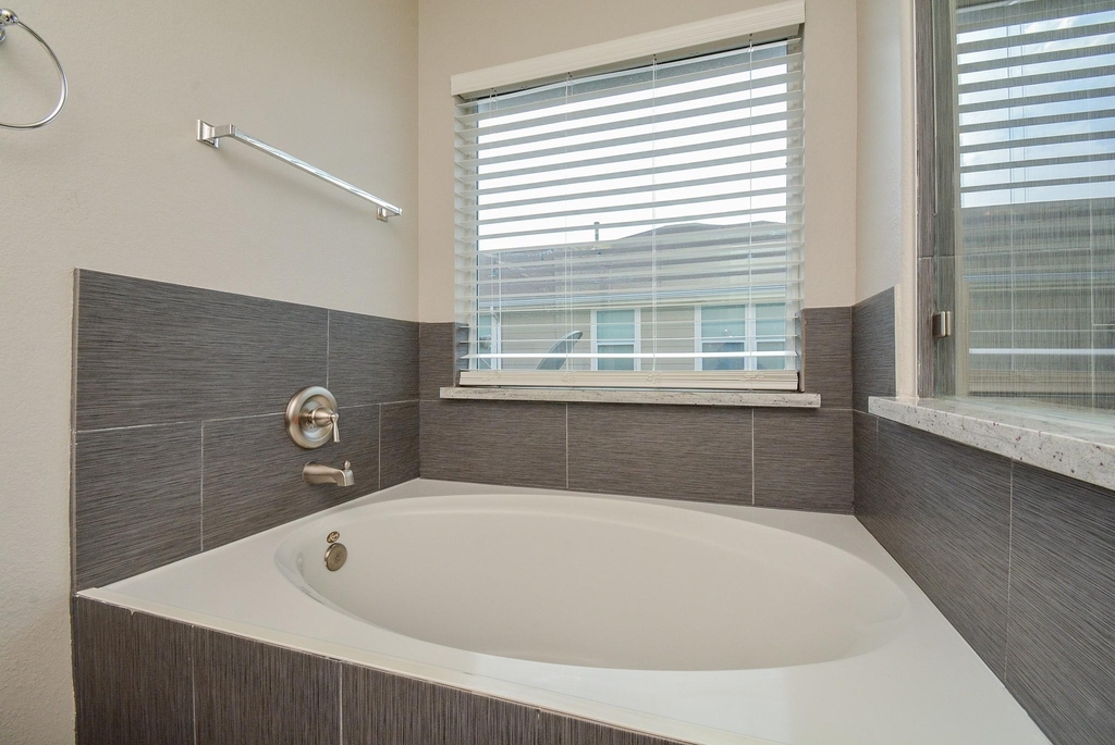 16021 Summerville Lake Drive - Photo 22