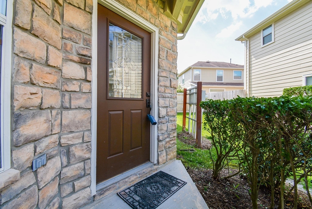 16021 Summerville Lake Drive - Photo 7
