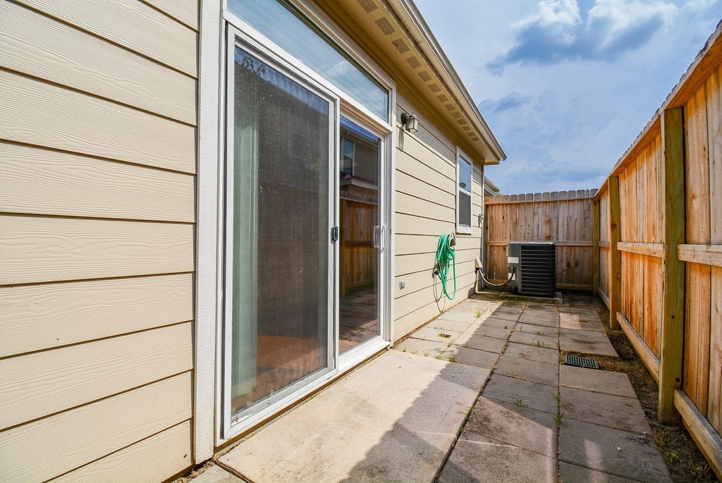 16021 Summerville Lake Drive - Photo 31