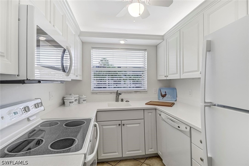 3000 Gulf Shore Boulevard N - Photo 12