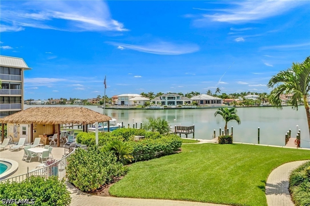 3000 Gulf Shore Boulevard N - Photo 2