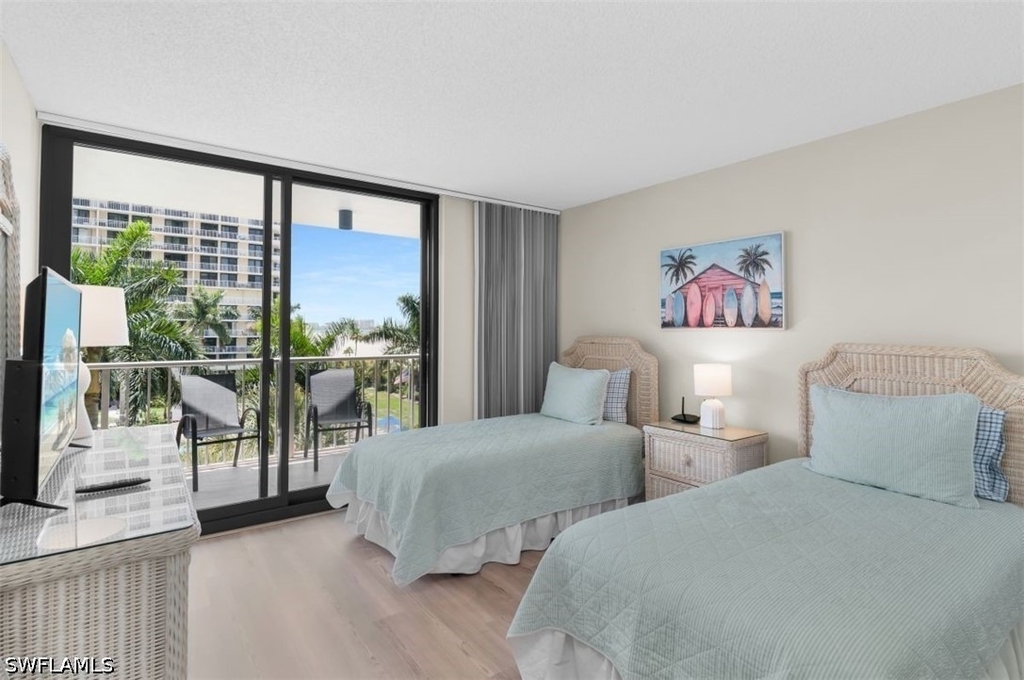 440 Seaview Court - Photo 8