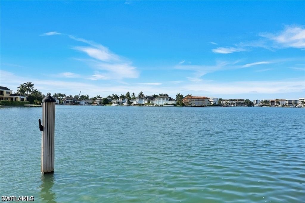 3400 Gulf Shore Boulevard N - Photo 2