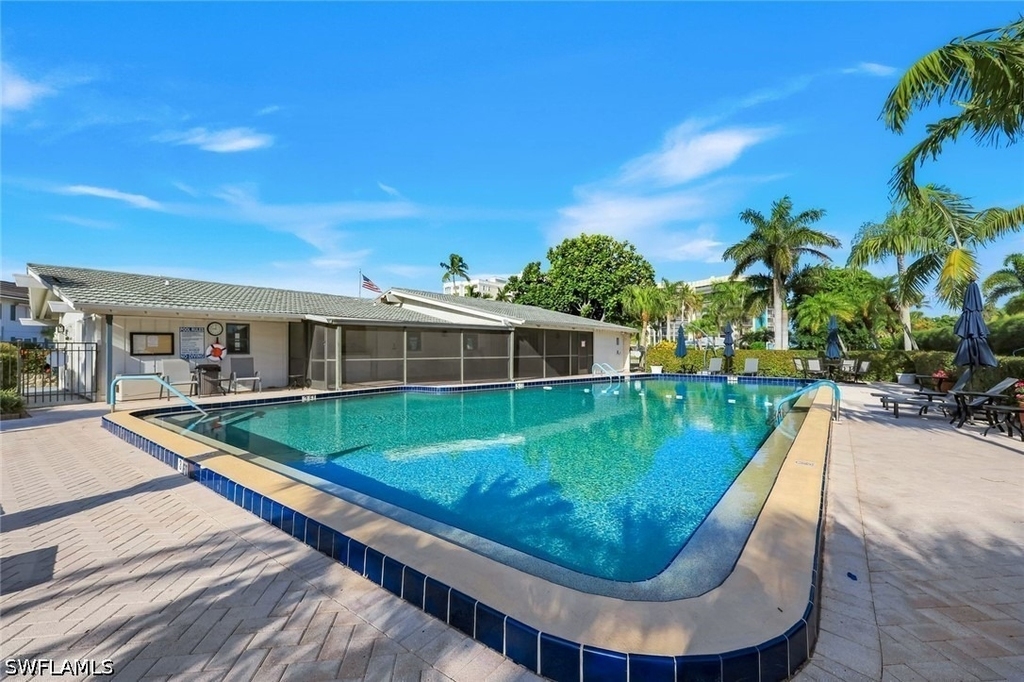 3400 Gulf Shore Boulevard N - Photo 17